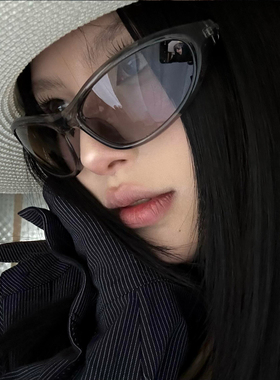 Y2K幻境未来感烟灰色骑行眼镜女2025年新款高级感防风遮阳墨镜潮