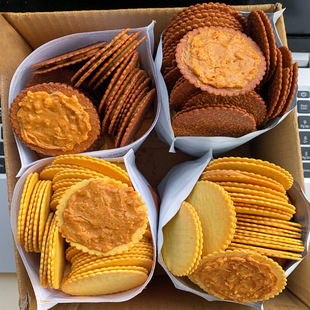 薄脆花生酱夹心饼干单独小包装 网红解馋零食休闲小吃食品2025新款