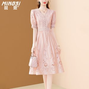 茗思高档精致连衣裙女夏季2025新款气质法式镂空刺绣显瘦天丝裙子