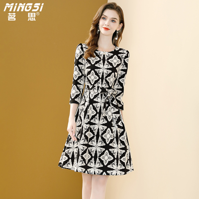 高级感名媛轻奢刺绣连衣裙女