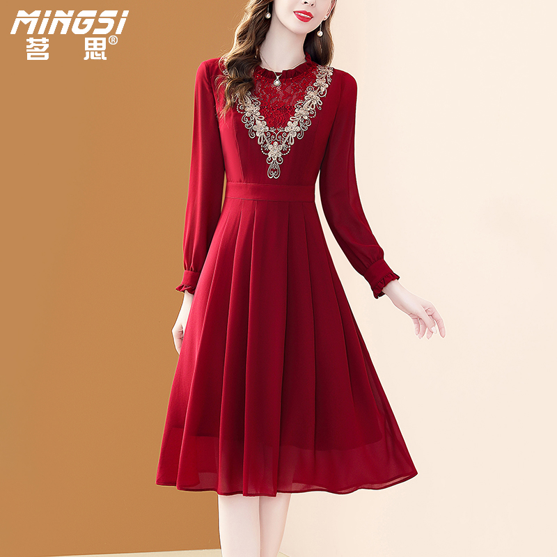 正式场合春季洋气刺绣红色连衣裙