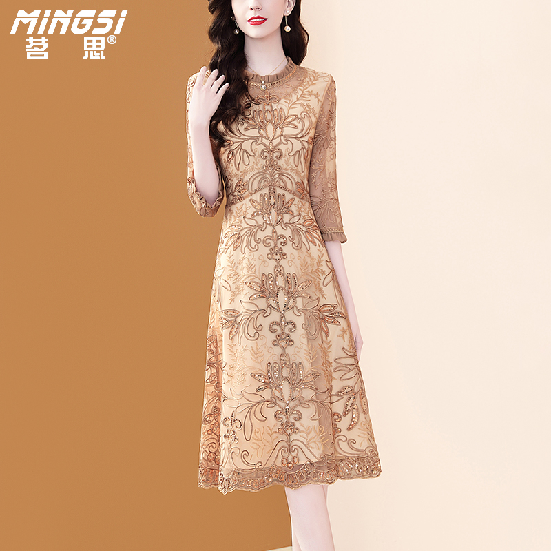 名媛气质刺绣七分袖显瘦连衣裙