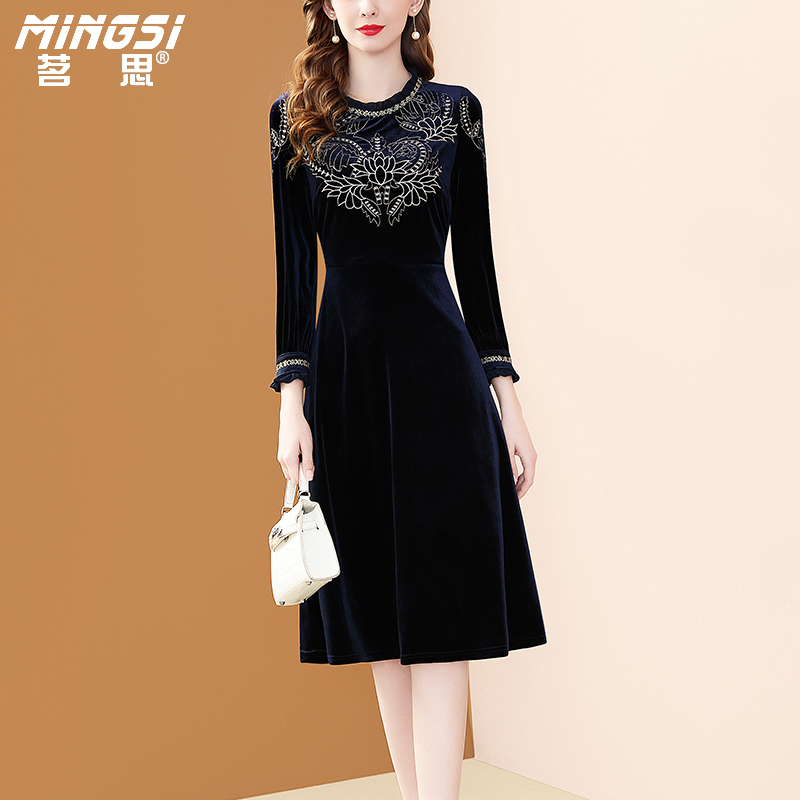 高级感丝绒收腰刺绣收腰裙