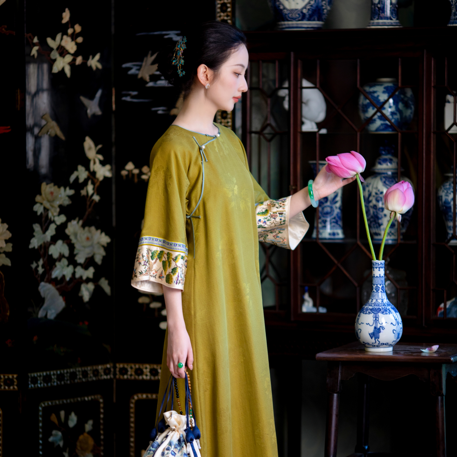 箐玉向菀丨一城风絮丨香云纱旗袍