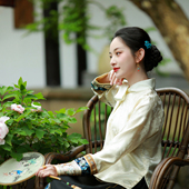 春秋米色提花缎绣花流苏系带窄长袖 芝兰梦影 一城风絮 盘扣上衣