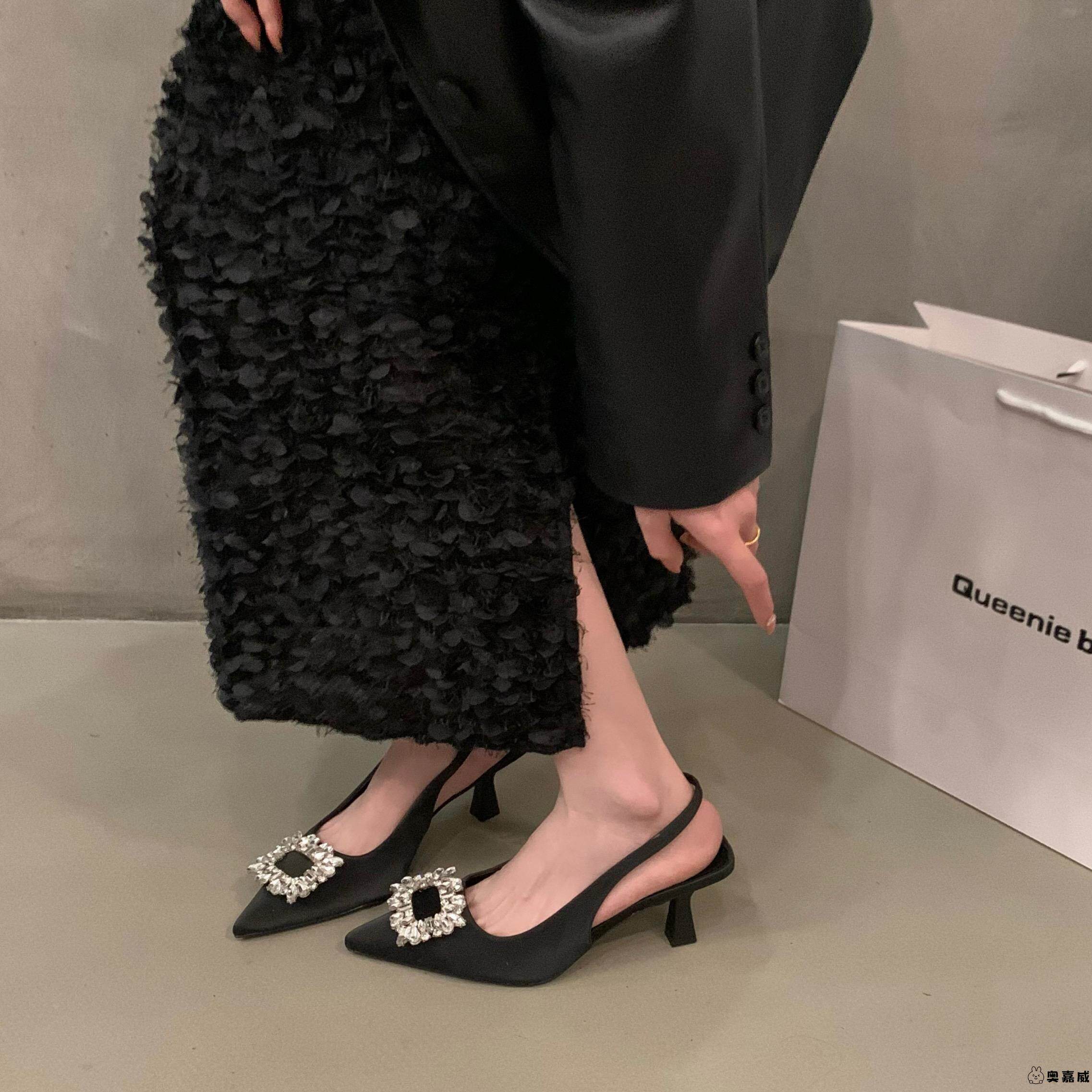 细跟高跟鞋气质名媛黑色包头凉鞋仙女鞋子2025新款春秋季尖头单鞋