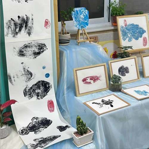 幼儿园非遗文化拓印画传统拓鱼创意美术画