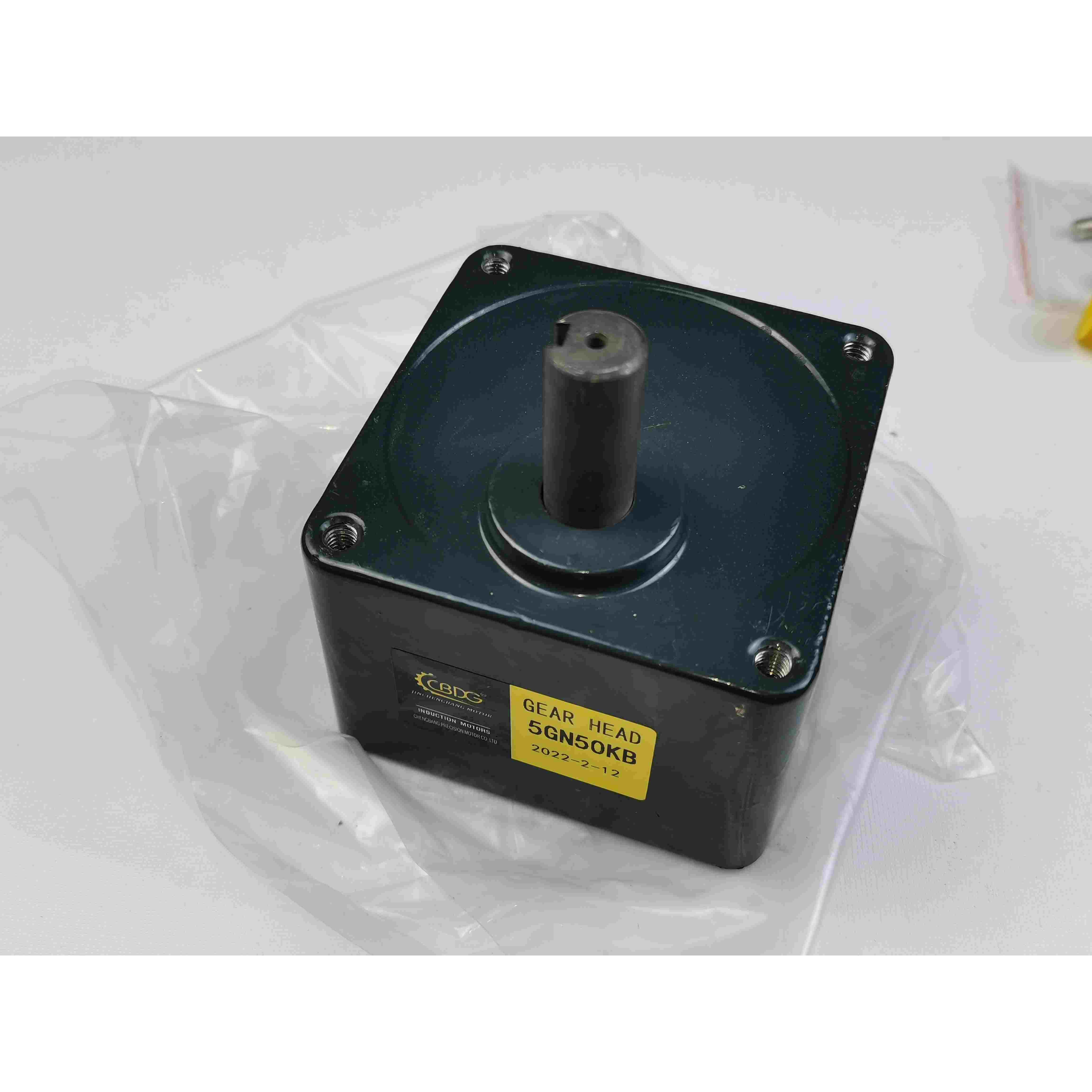 流水线输送带用减速机5GN50KB减速比1比50出力轴φ15固定孔72*72