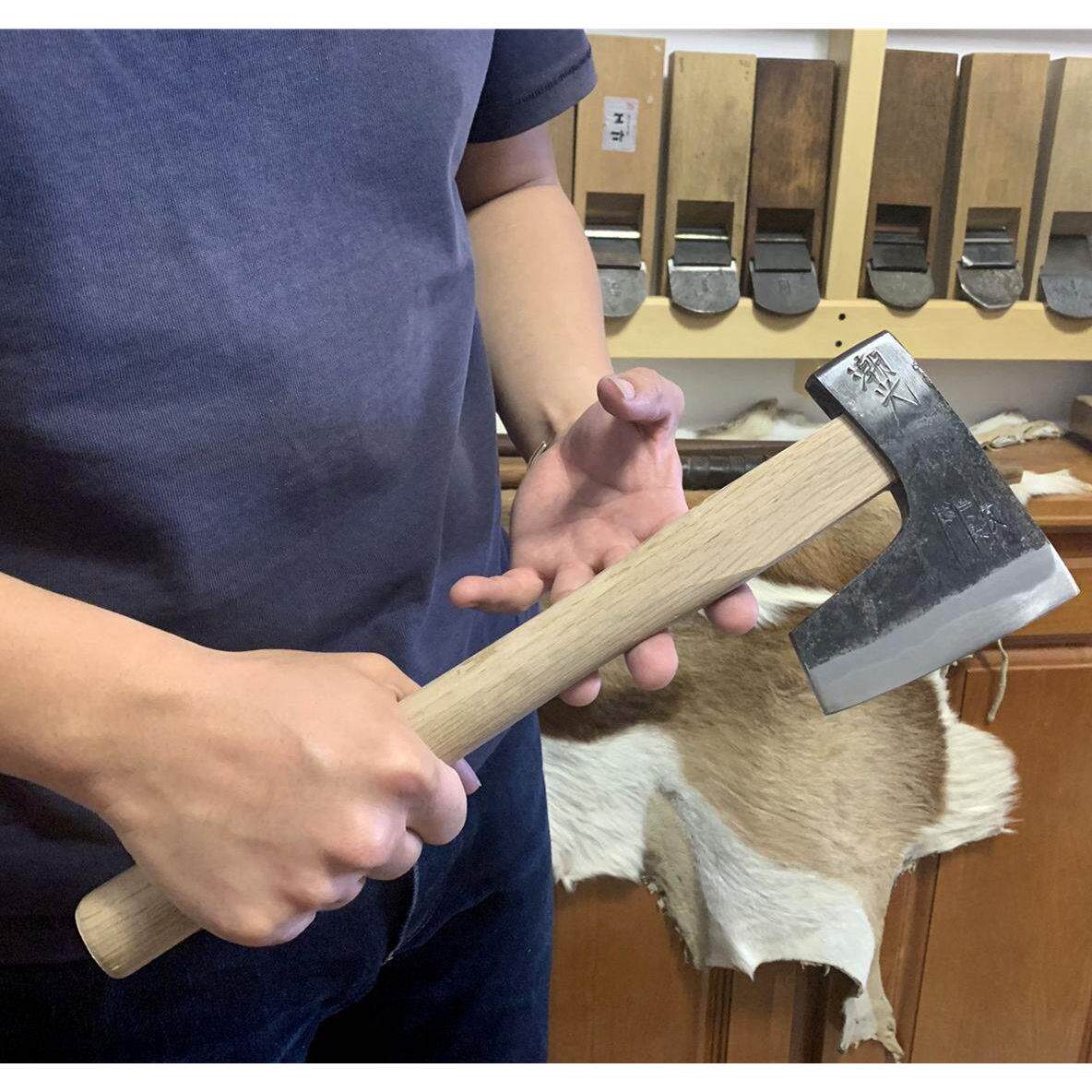日本潮光木工鉞斧 大工斧子 手斧斧头 劈柴户外伐木 安来青纸钢