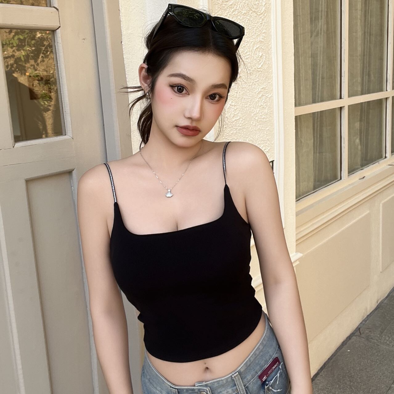 夏亲肤莫代尔吊带背心带胸垫显瘦