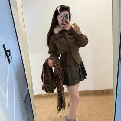 毛呢复古咖色立领毛呢短款外套女冬季新款正肩呢子上衣