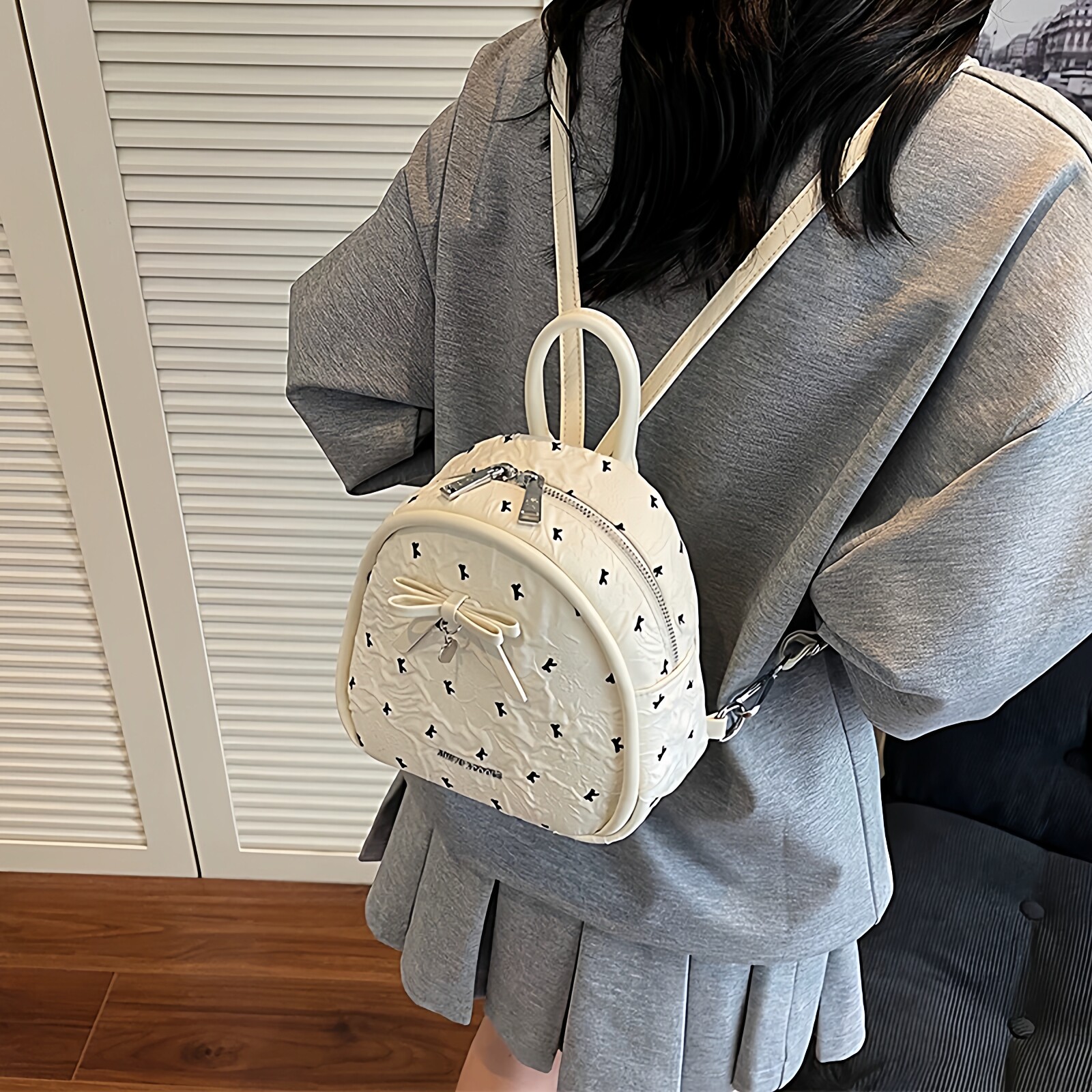 梵花女包2025新款时尚洋气百搭蝴蝶结双肩包女大容量休闲背包潮品