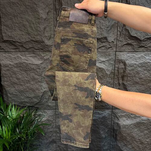 高街迷彩牛仔裤男2026秋冬季新款简约净版痞帅男装修身小脚长裤子