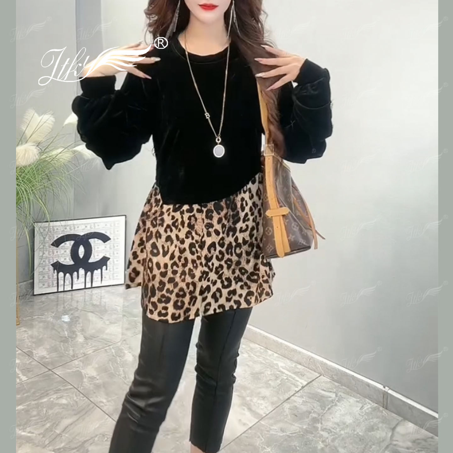 冬季新款欧货洋气减龄丝绒拼接衬衫2025冬季新款时尚中长款连衣裙