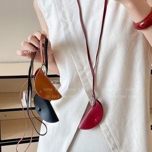 韩国皮质饺子包项链眼镜挂链长款毛衣链轻奢高级感脖子配饰女时髦