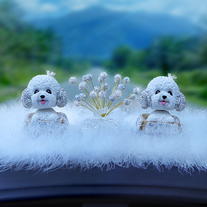 车内饰品摆件汽车中控台2023新款网红摇头狗狗高级车载装饰解压女