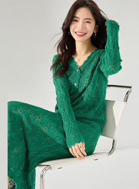 26春季新款棉感绿色花式钩花镂空针织V领套装开衫半身裙套装女