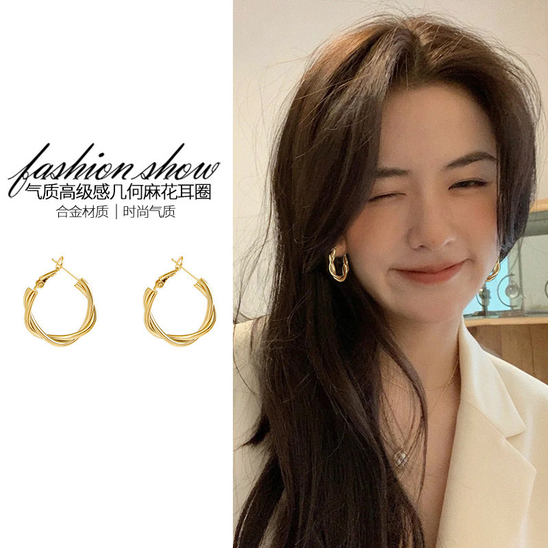 气质港风耳环复古轻奢