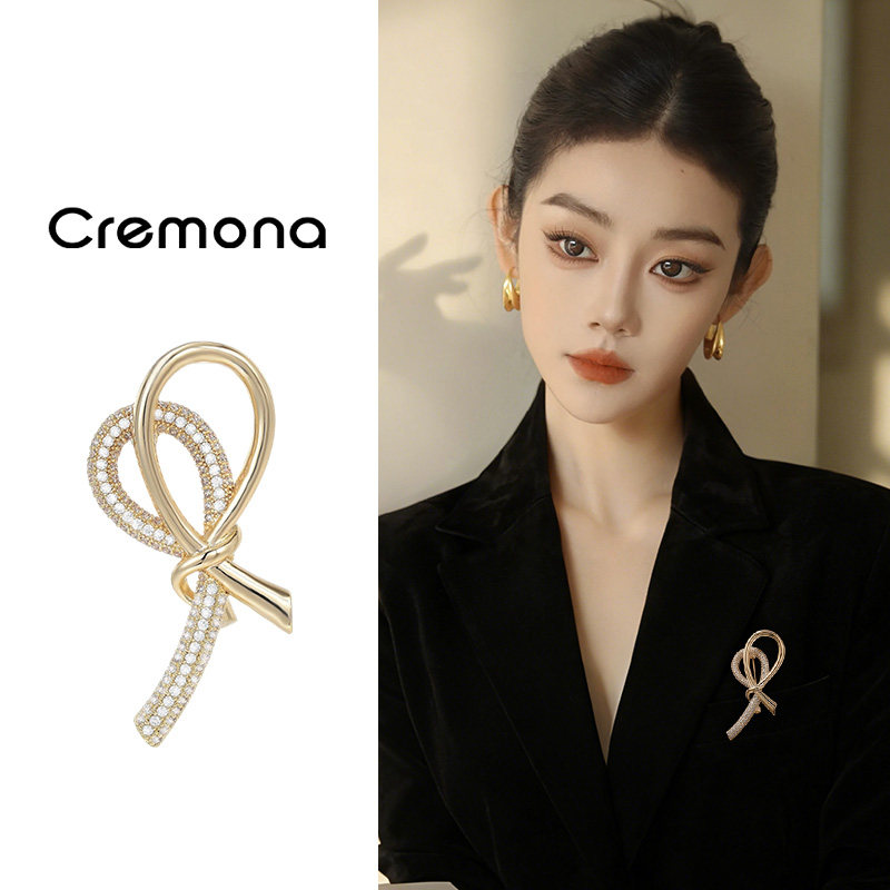 金色绳结胸针女小众独特设计轻奢高级感别针高端精致时尚气质配饰,饰品/流行首饰/时尚饰品新,胸针,淘宝优惠券,粉丝福利购,淘宝优惠卷