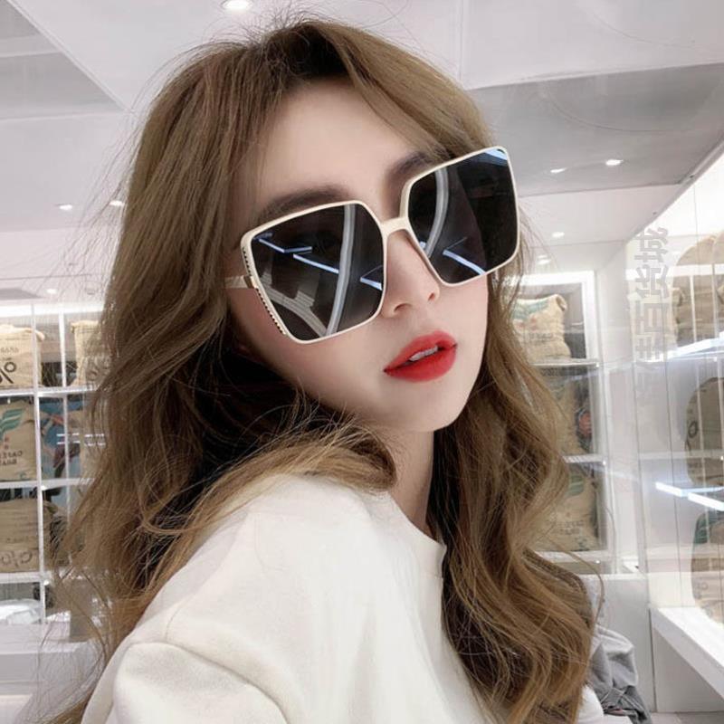 韩版大气白框偏光墨镜2021时尚个性方形平板镜面圆脸度假太阳眼镜