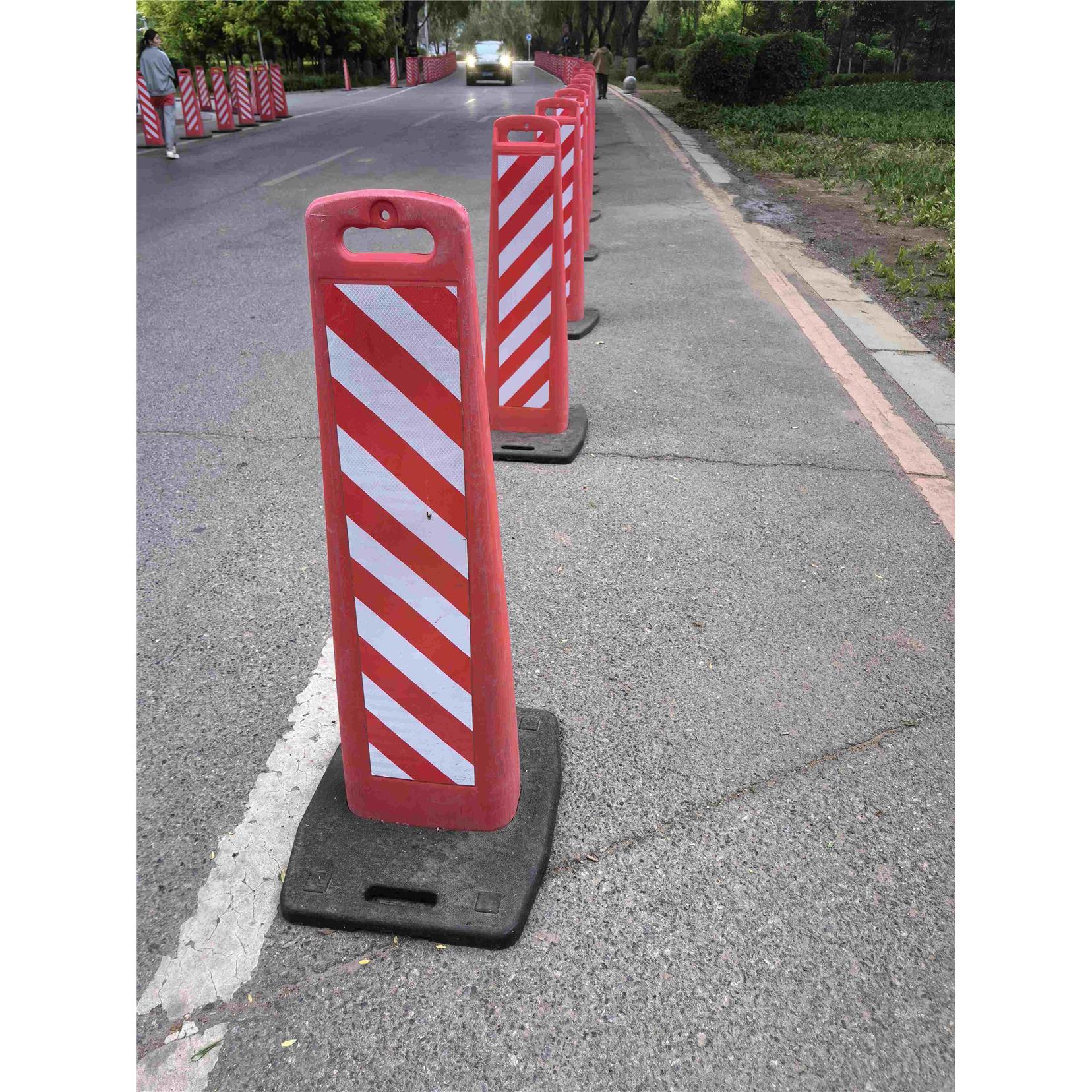 反光导流板施工警示板警示牌道路隔离路障墩橡胶底座分道体警示板