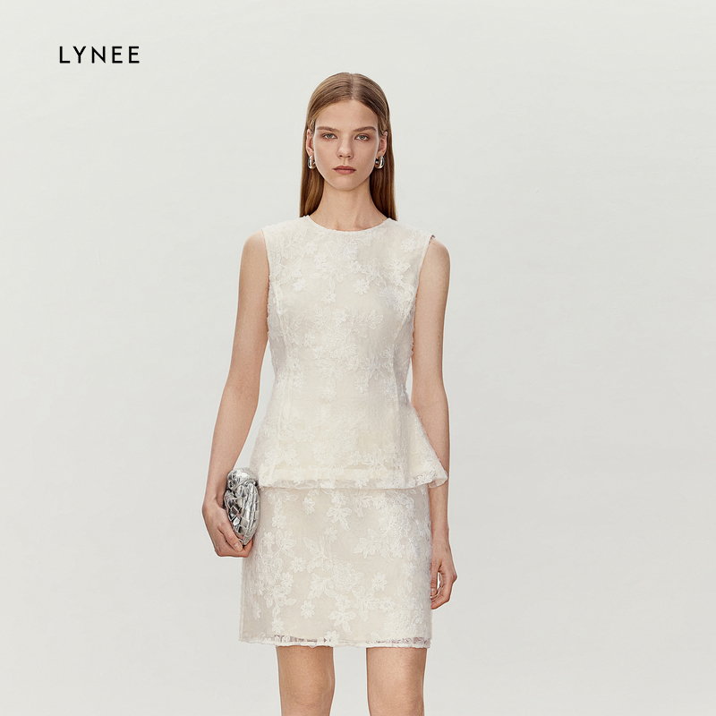 LYNEE 设计感简约圆领收腰水溶绣花背心女显瘦无袖上衣