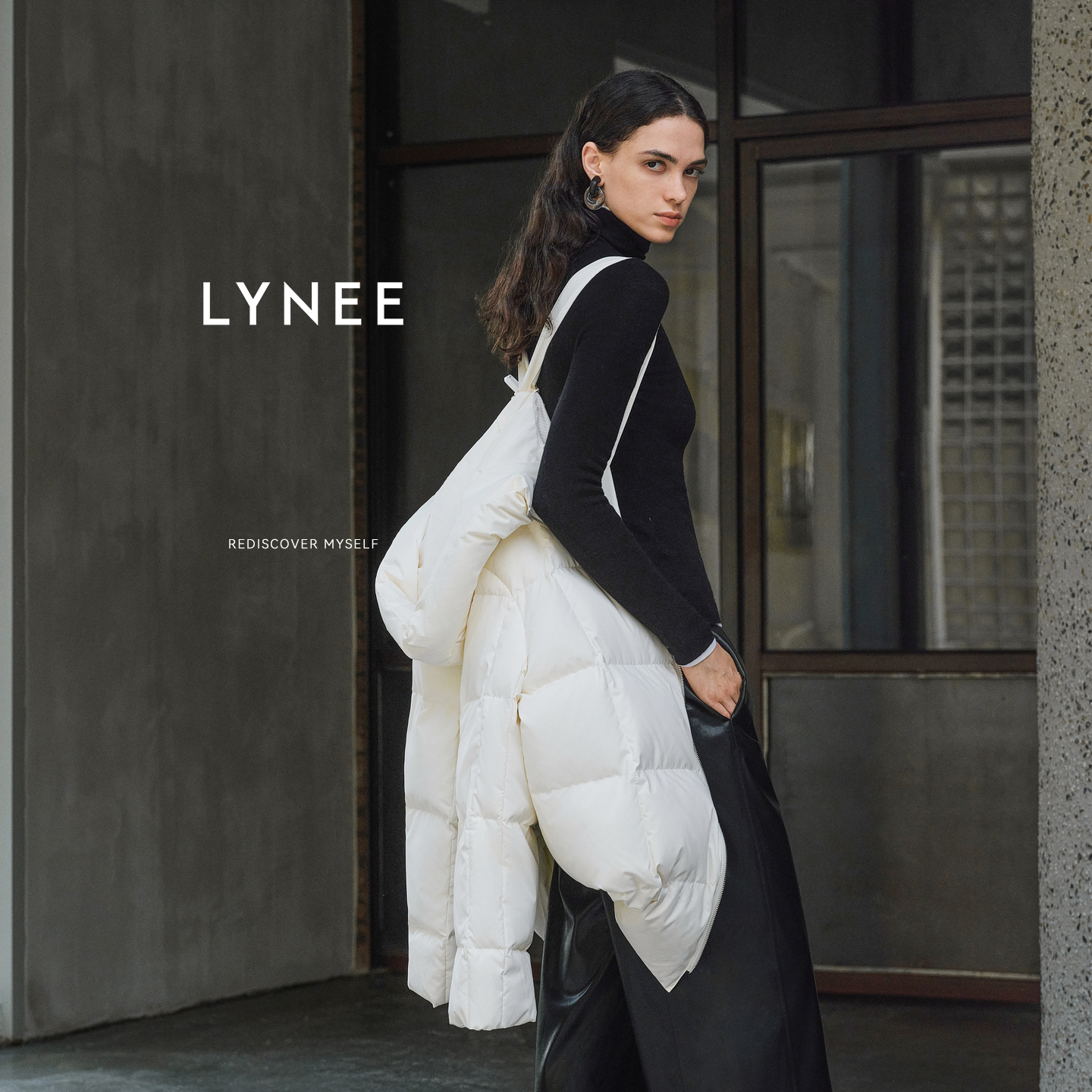 LYNEE 【风眠】御寒神器 连帽羽绒服女25冬保暖白鹅绒面包服外套