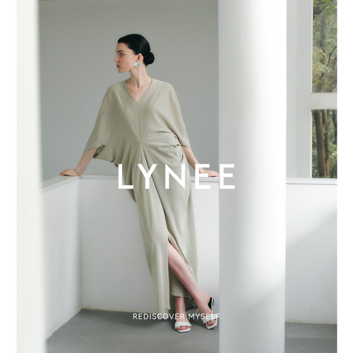 LYNEE 法式褶皱连衣裙女2026夏新款优雅气质裙子宽松轻薄亚麻长裙