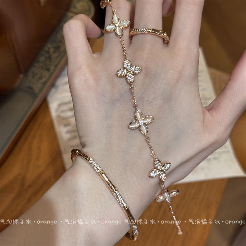 轻奢爆闪四叶花猫眼手链高级感玫瑰金显瘦细链条手串百搭气质手饰