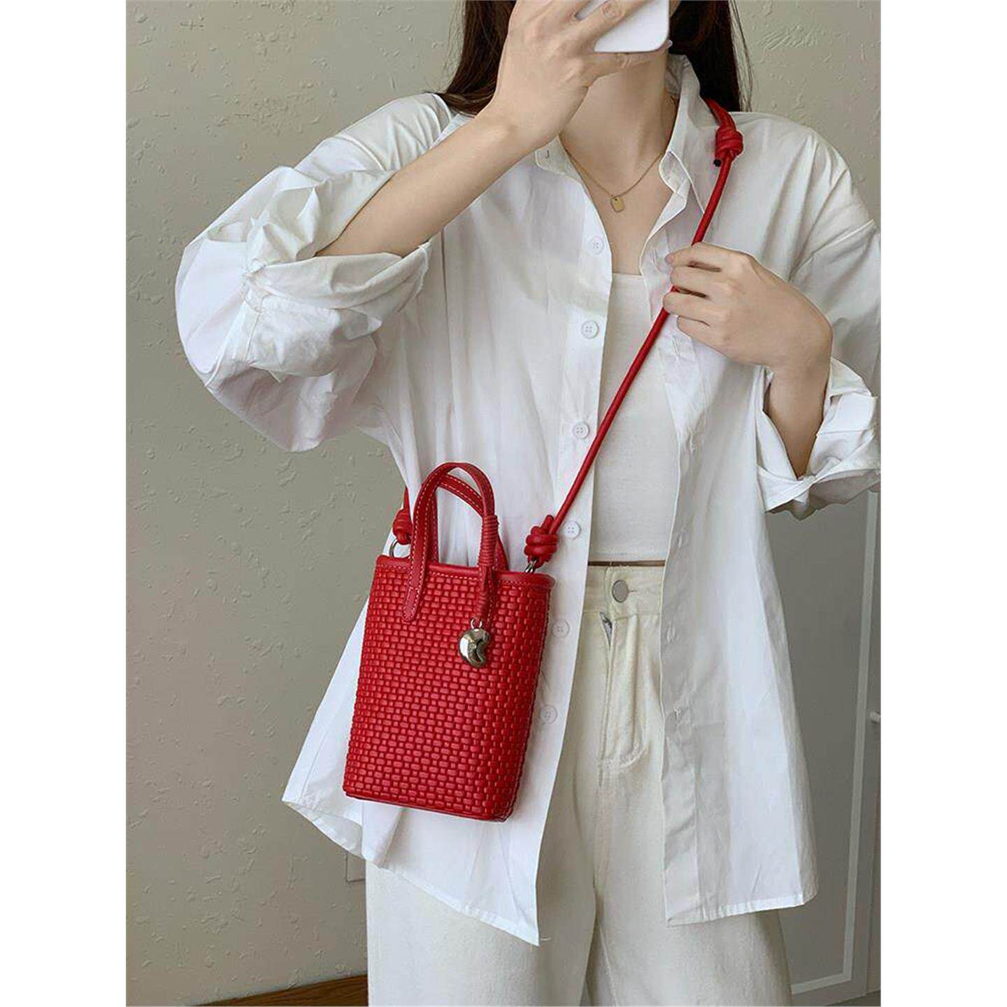 精致超火小众编织包包女2025新款夏天流行百搭斜挎包小拎包手机包