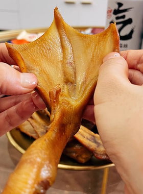 罗大胡子熏卤鸭爪福建特产鸭掌零食卤味网红小吃休闲即食品辣160g