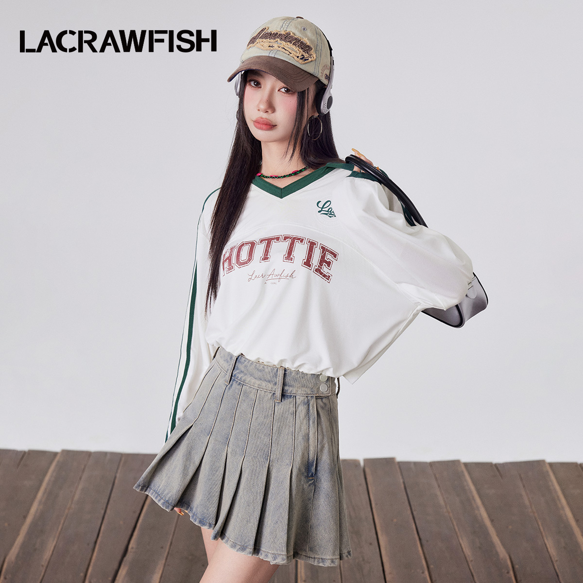LACRAWFISH撞色v领印花卫衣