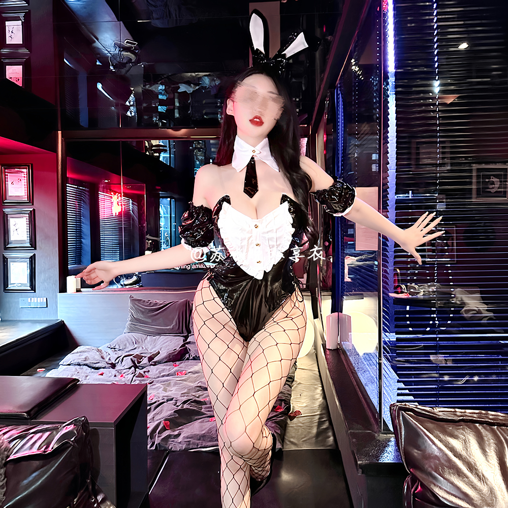 苏小晚 暗黑性感情调COS兔女娘纯欲漆皮拼接开档免脱制服魅惑套装