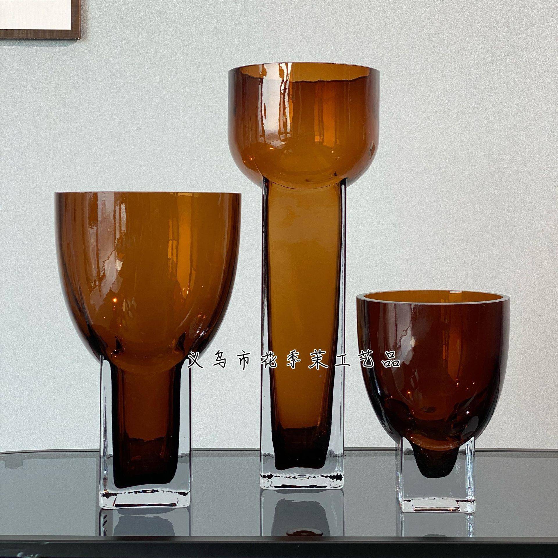 HJM-家丹LHF- HD5麦设计简约现代玻璃瓶样板花间厅酒店玄关客餐桌