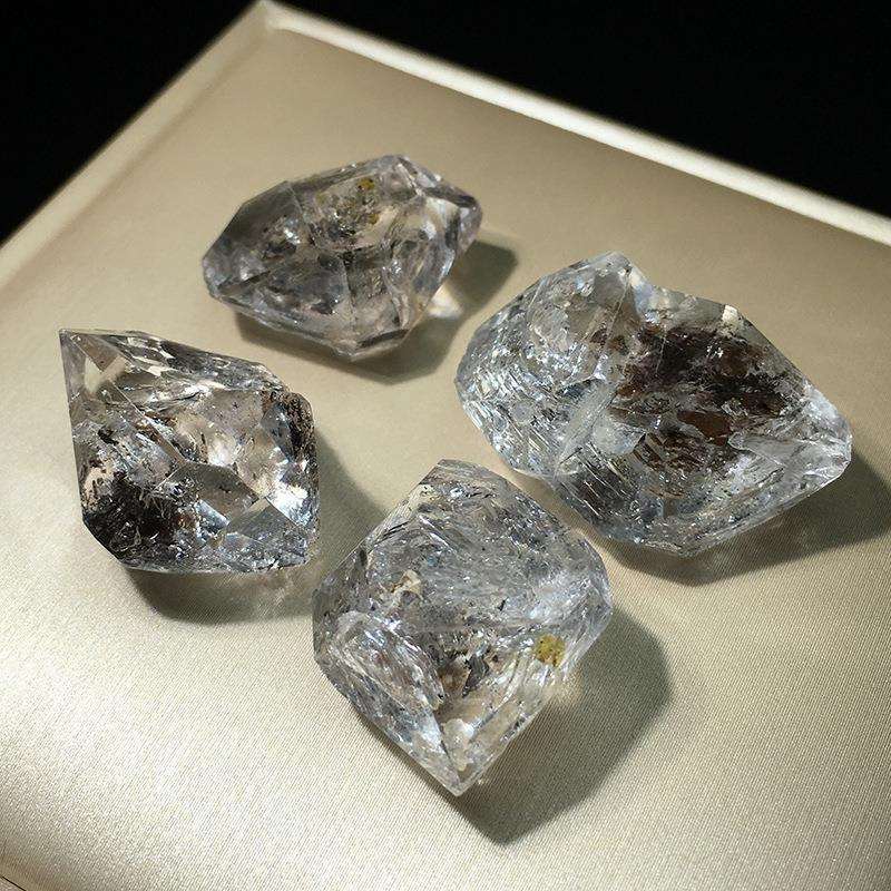 天然巴基斯坦天然水晶原石赫尔基蒙闪灵钻黑流沙