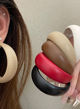 秋冬新款美拉德咖色PU皮质耳圈耳环2025年新款潮大圆圈耳饰奶茶