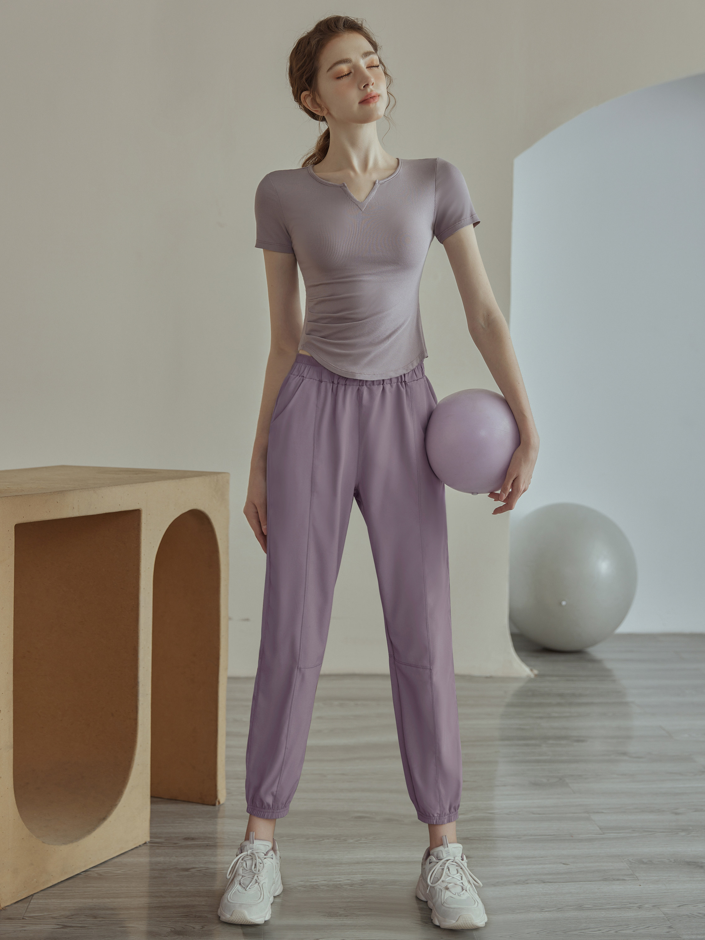 瑜伽服套装女新款高级感时尚晨跑服专业夏季健身房跑步运动套装女