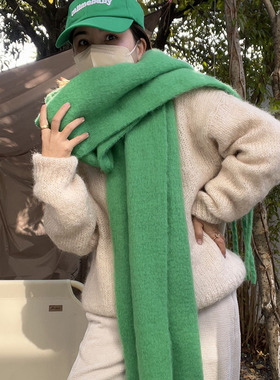 Newly thickened warm couple thick scarf with green Christma
