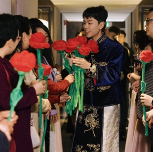 结婚接亲一路生花花束超大仿真花求婚布艺玫瑰手捧花婚礼拍照道具