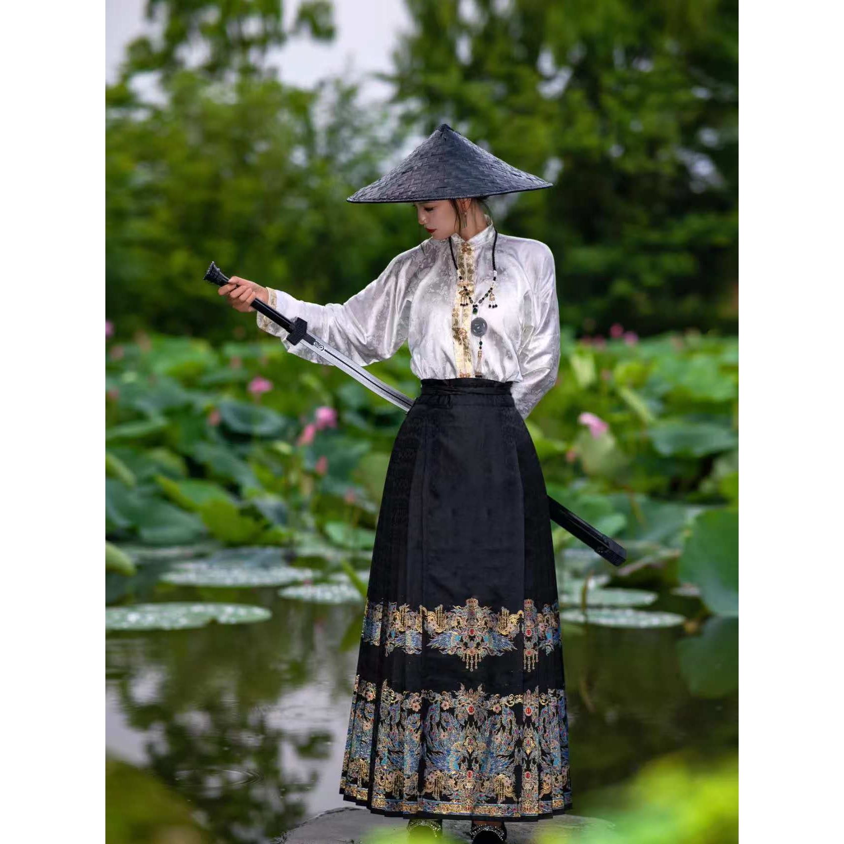 新款针织马面裙明制汉服女织金妆花中式半身裙冬季日常中厚款绣花