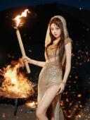 山茶花写真敦煌摄影土风金色升级版 斜开叉礼服长裙帽子全套新款