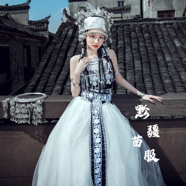 新款网红哈尼族装个人艺术写真苗疆少女精品摄影舞蹈演出服