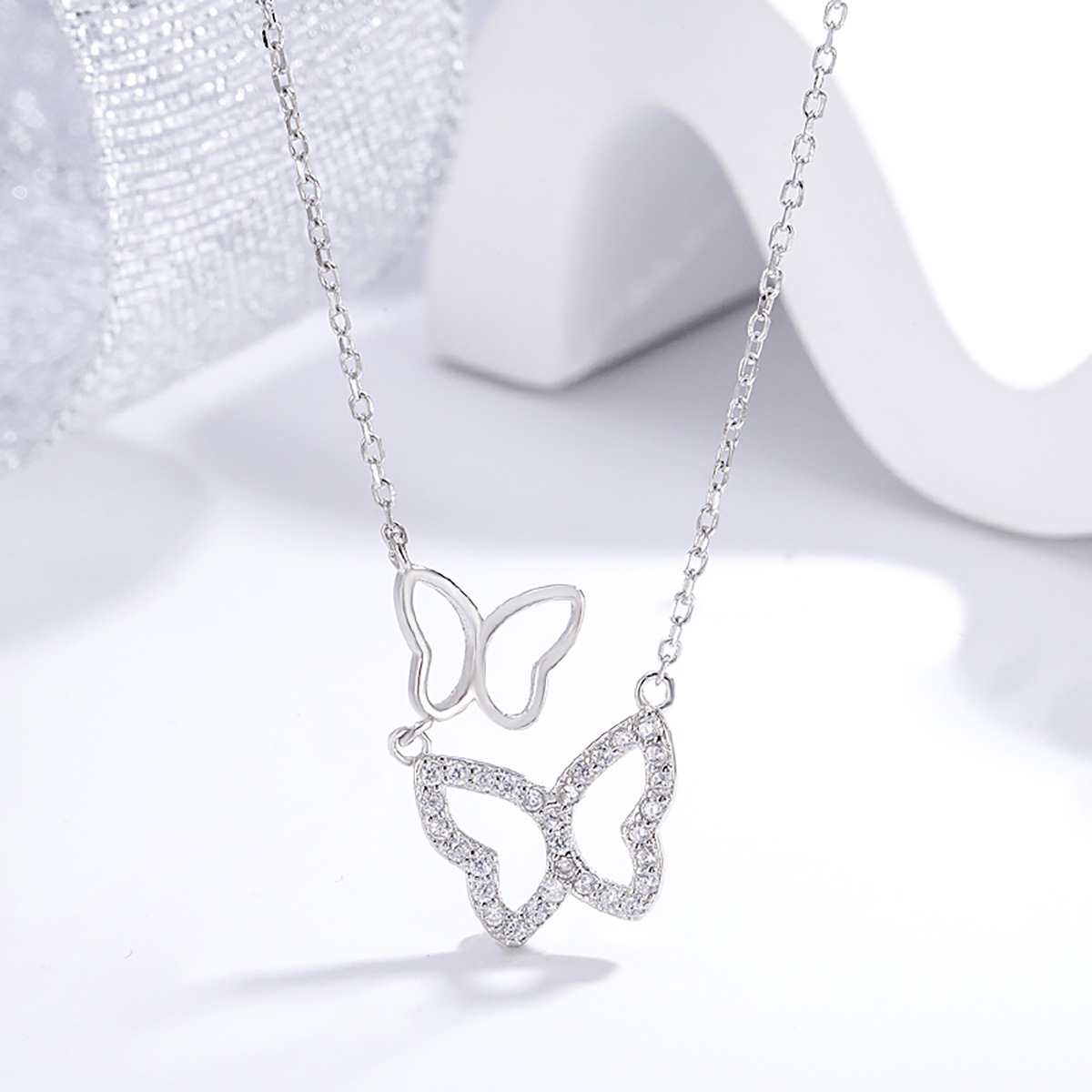 日本品质2025年新款S925纯银韩版时尚蝴蝶项链女高级链条优雅锁骨