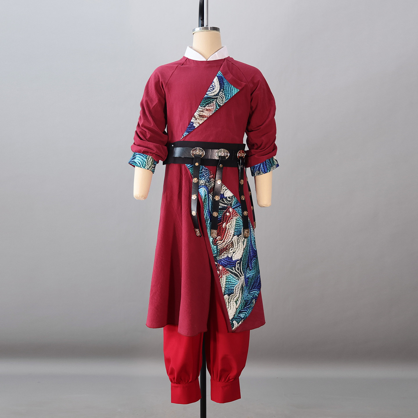 古典舞少年行棉麻刺绣演出服定制