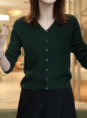 MONLOUVE2025秋季新款极简风V领针织开衫女绿色纽扣毛衣外套百搭