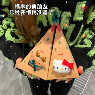 hellokitty珊瑚绒圣诞节礼盒袜子加厚保暖秋冬季藏口红送女友礼物