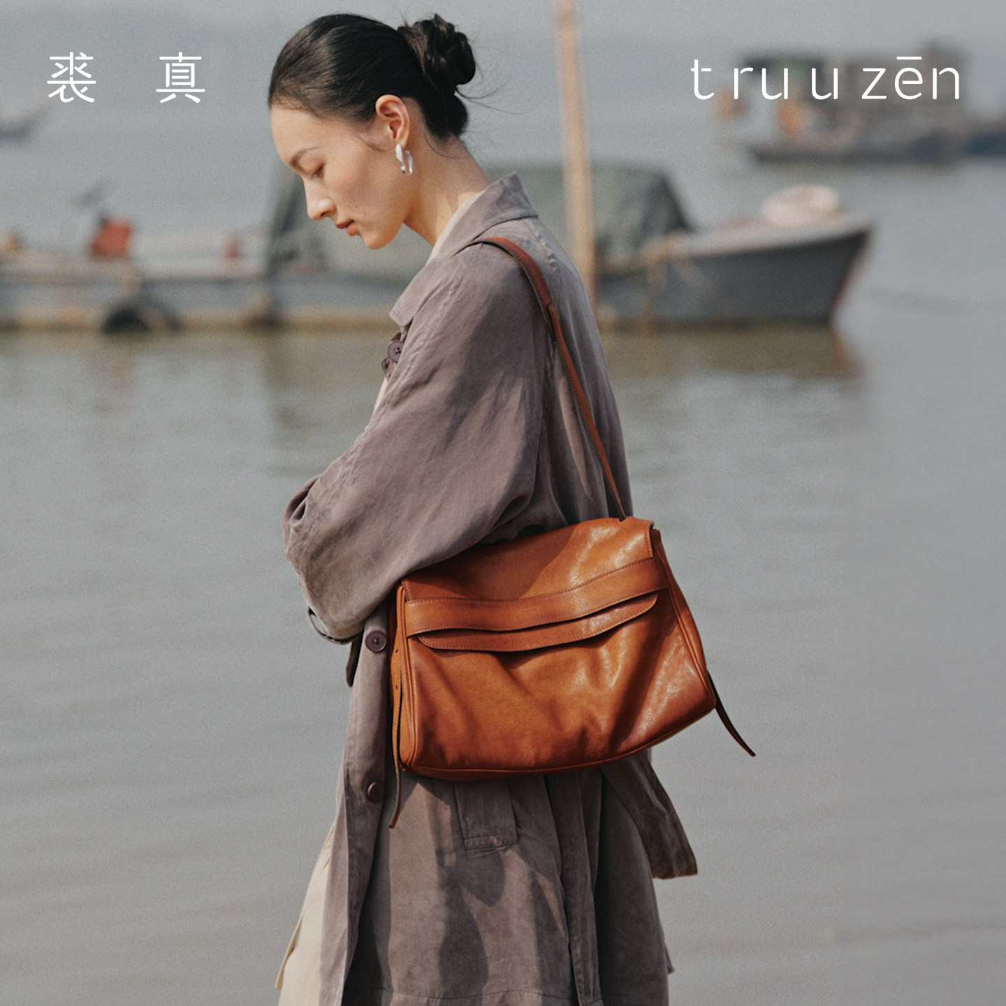 裘真植鞣羊皮自在邮差包擦色版复古真皮单肩斜挎大容量通勤包女