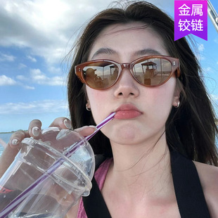 英系coss koko猫眼小框太阳镜新款米钉显瘦墨镜海边度假高级感