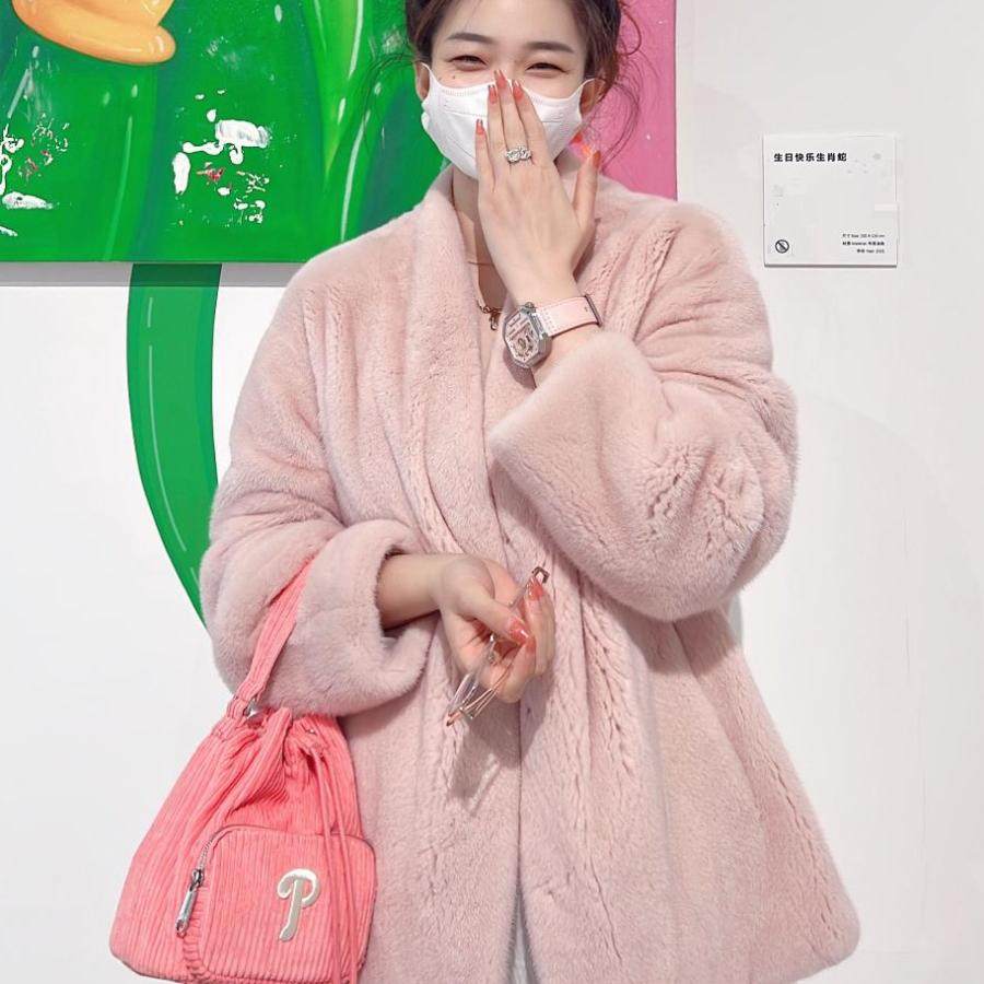 2025新款进口时尚水貂皮草女整貂大衣年轻款貂毛外套简约V领女款,女装/女士精品,皮草,淘宝优惠券,粉丝福利购,淘宝优惠卷