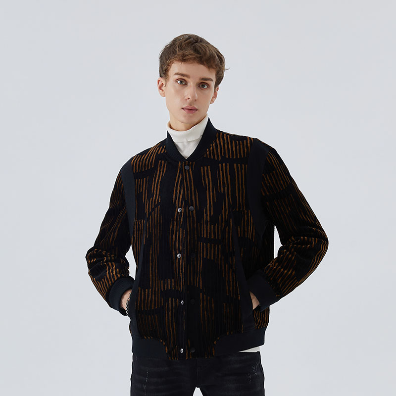 休闲风鹅绒轻感保暖羽绒服